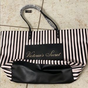 NWT VS black and white striped shoulder bag